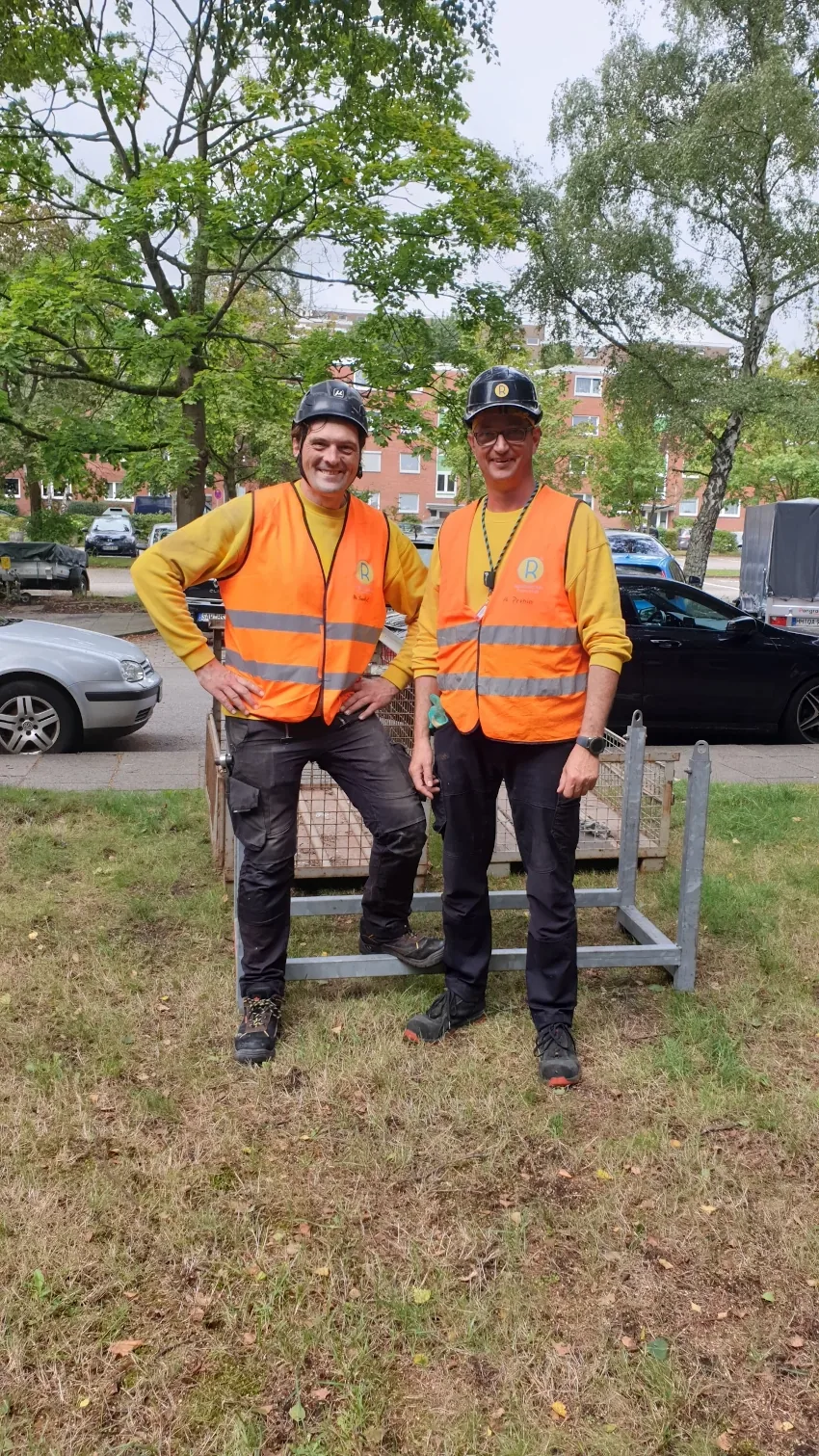 Gerüstbauer bei der Arbeit – Rohrgerüstbau Pronin
